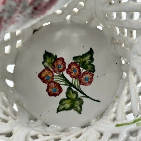 Berardos Portugal Artisan-Made Ceramic Lattice Basket, Signed and Numbered #2042 - Picture 7 of 15